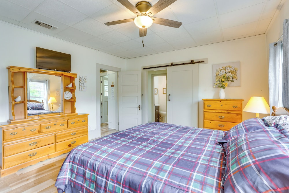 Half-mi to Dtwn Lufkin: Charming & Spacious Home!