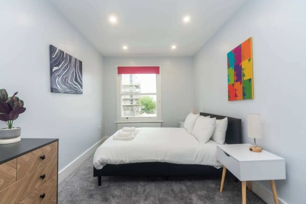 Bright & Chic St John's Hill Duplex