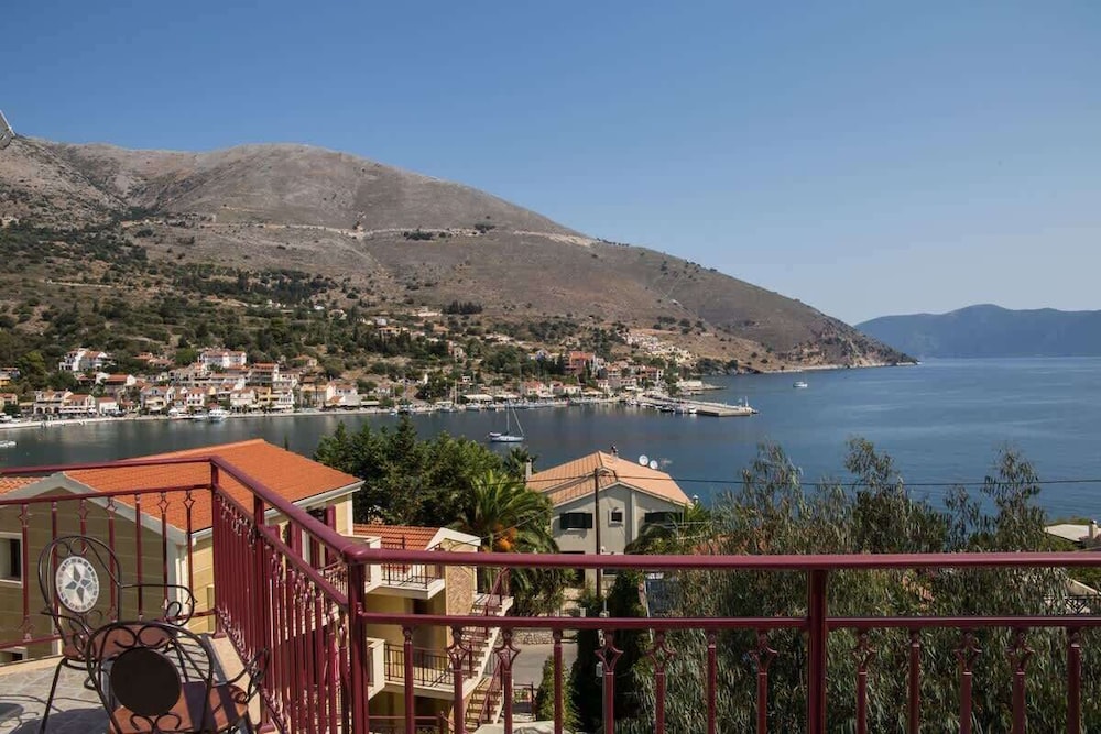 Greka Ioanian Maisonette - Poolside Seaview Bliss