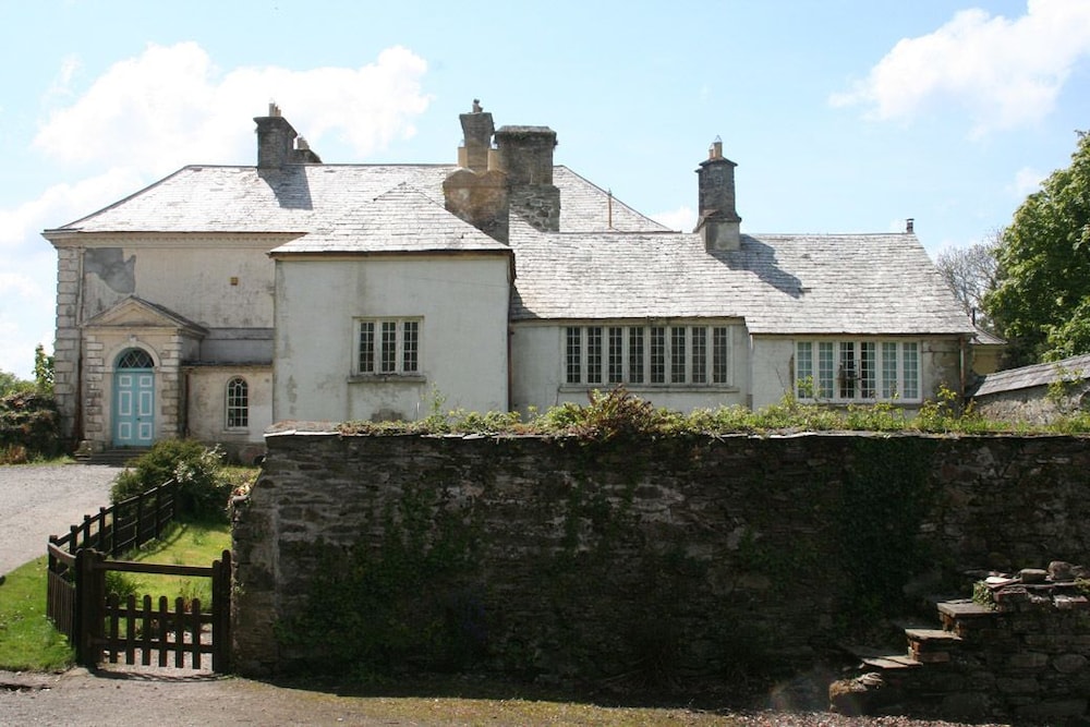 Kelly House