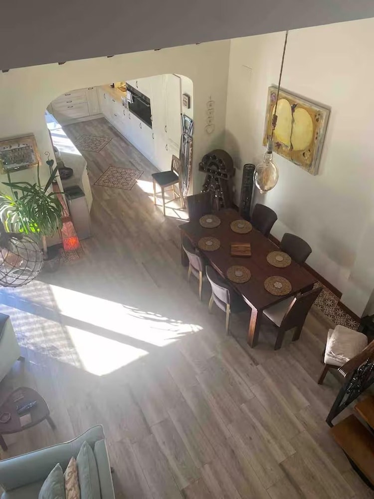 House -sleeps6, Pet Friendly, Garden, Fireplace