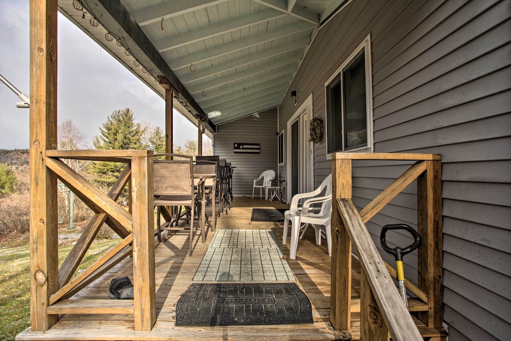 Spacious Bethlehem Mountaintop Home w/ Deck & View