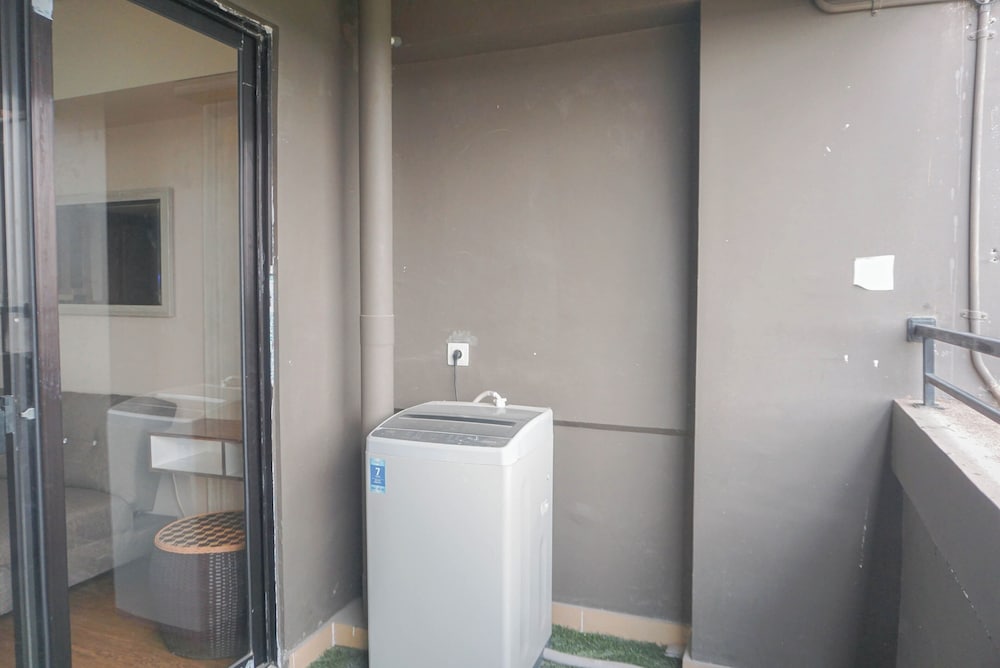 Homey And Cozy 3Br At Meikarta Apartment
