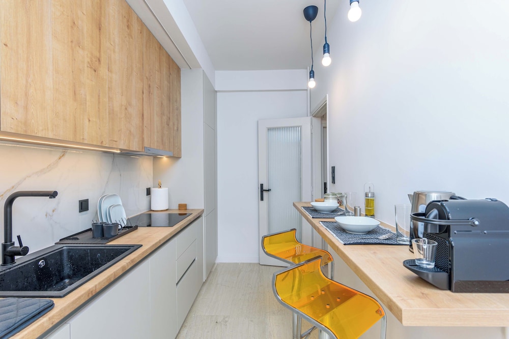 Zeus 2-Bedroom Apt with Acropolis View