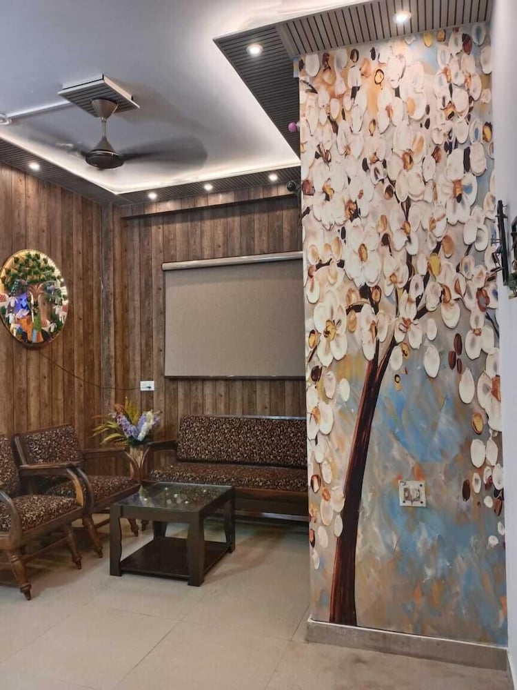 Gharaunda Homestay