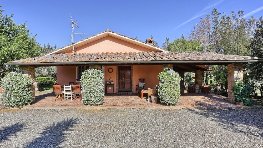 Virginia 8 in Gavorrano view 2