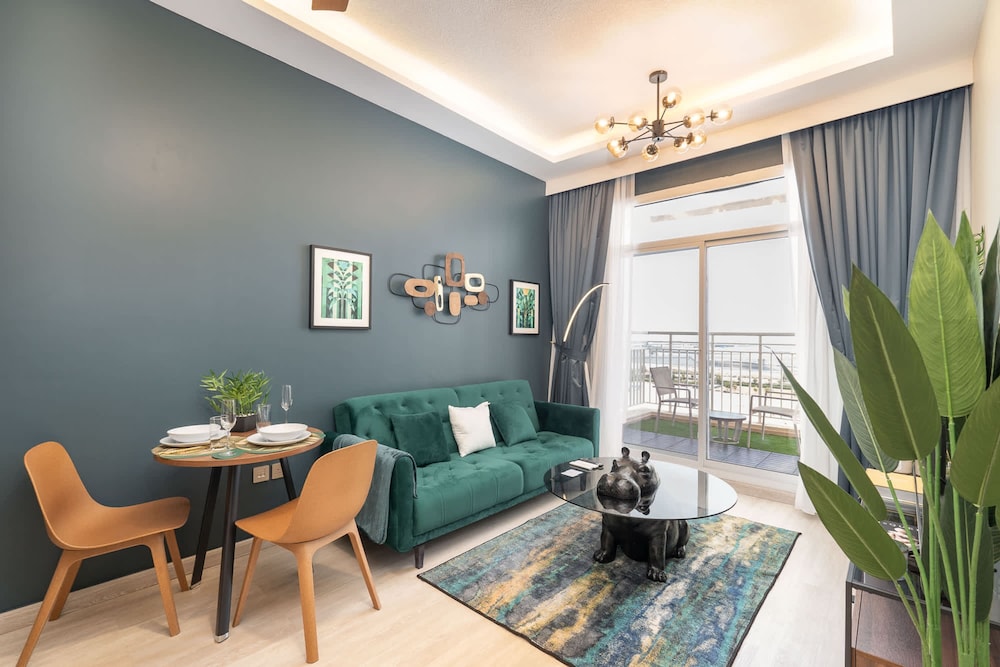 Calm 1-bedroom With Relaxing Balcony Atmosphere in Liwan