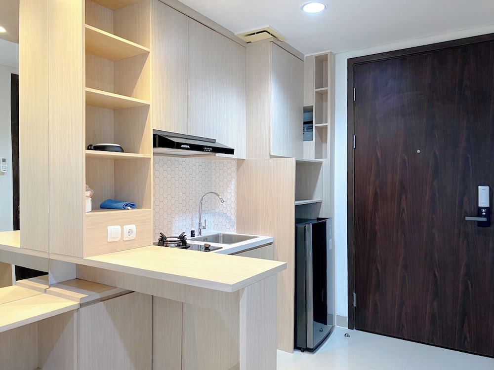 Good And Homey Studio Lrt City Bekasi Apartment