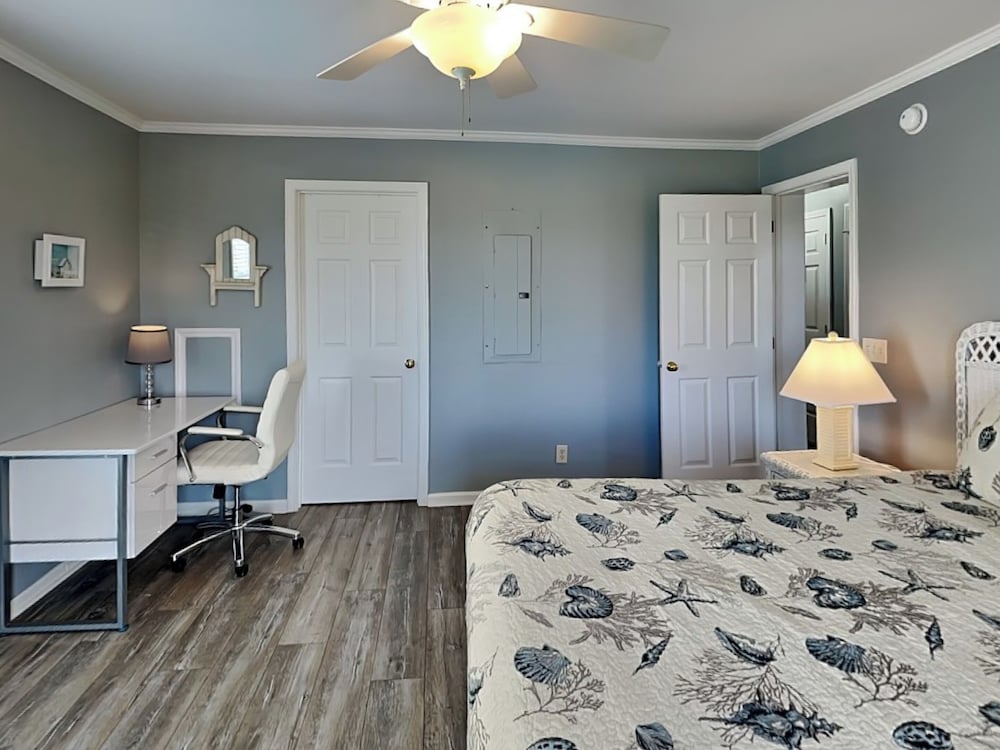 Starfish Escape by Topsail Realty