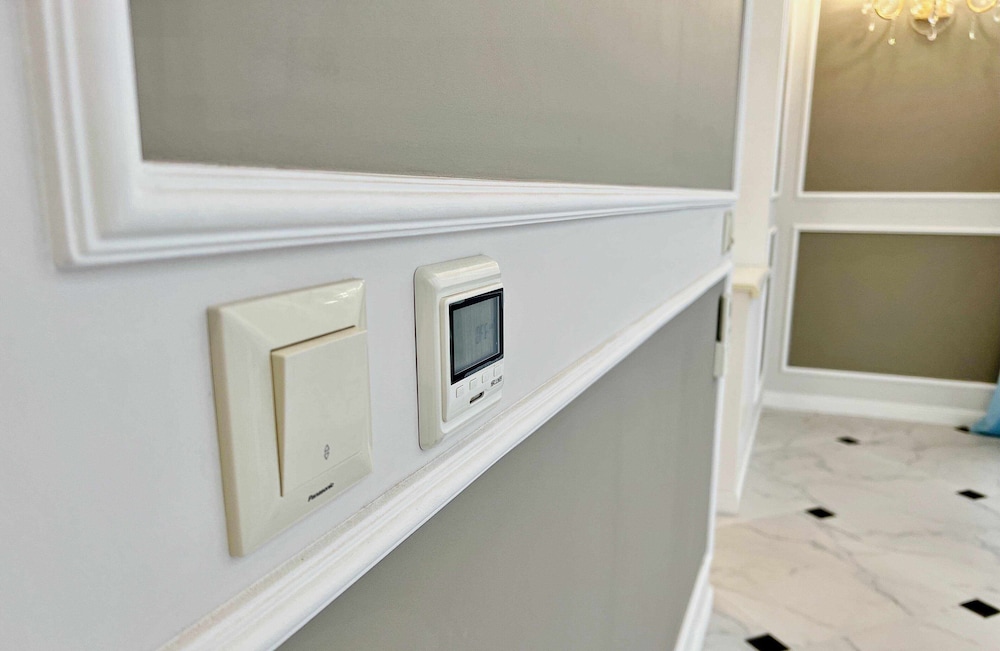 Designer Apartments near Dana Mall