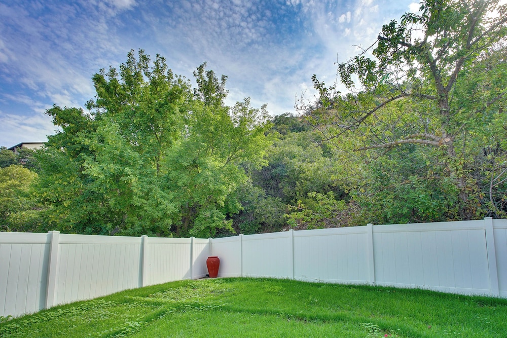 Mtn Views & Canyon Access: Cottonwood Heights Home