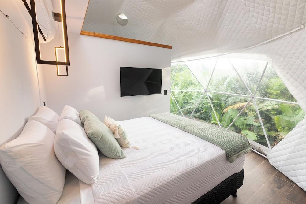 Macas Moon Glamping Monteverde