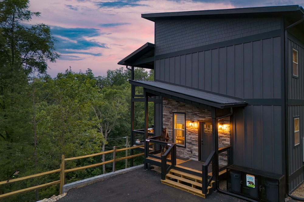 Rambling Ridge Lodge Endless Amenities Fun Indoor Pool Hot Tub A Arcade Game Room