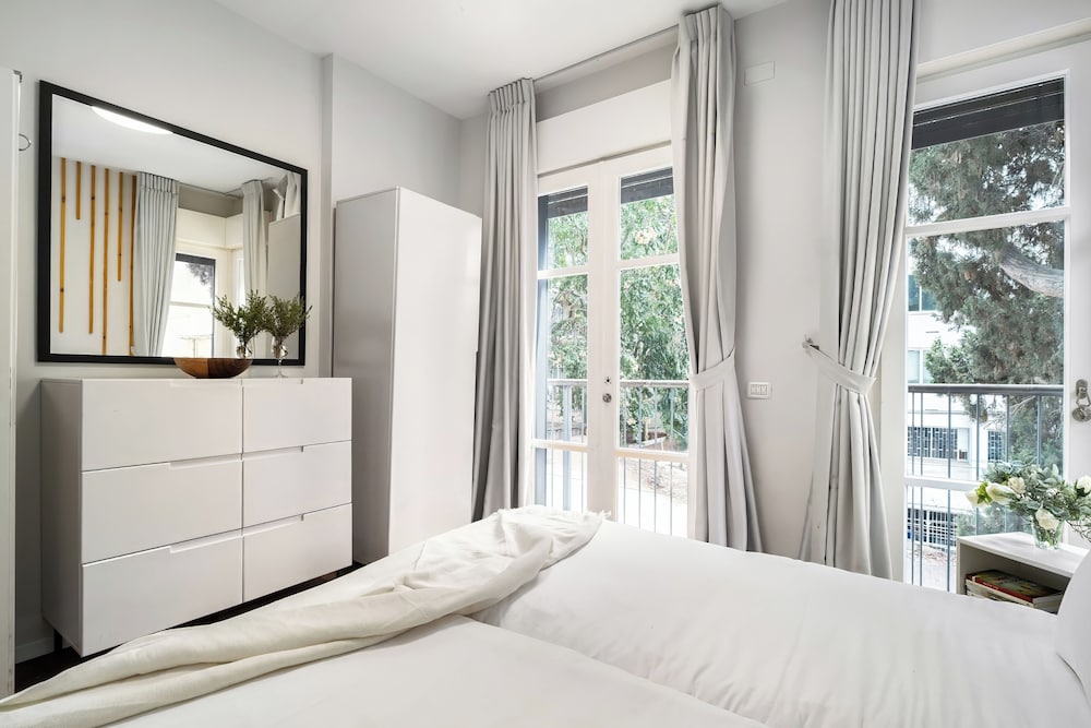 Allenby Urban Living Apartments by Sea N Rent