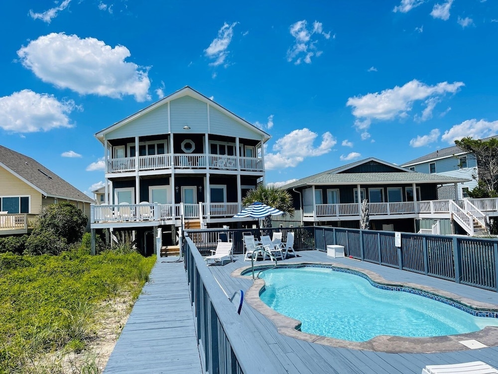 Three Girls 5 Bedroom Home by RedAwning
