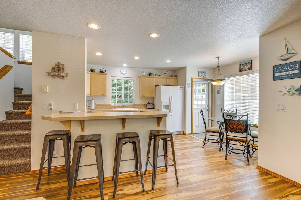 Half Mi to Beach: Rockaway Beach Home w/ Grill! view 4