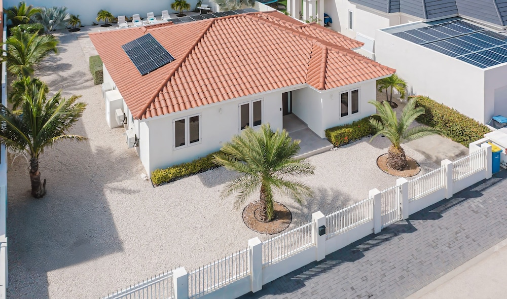 Paradise Aruba - 4 Bedroom Private Pool