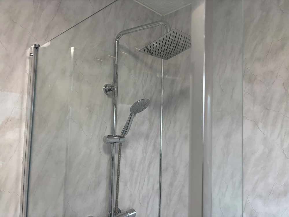 130m2 New House 2024 - 3 Bedrooms - Free Fast Wifi - Free off Street Parking