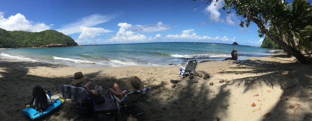 Pagua Bay House Oceanfront Cabanas