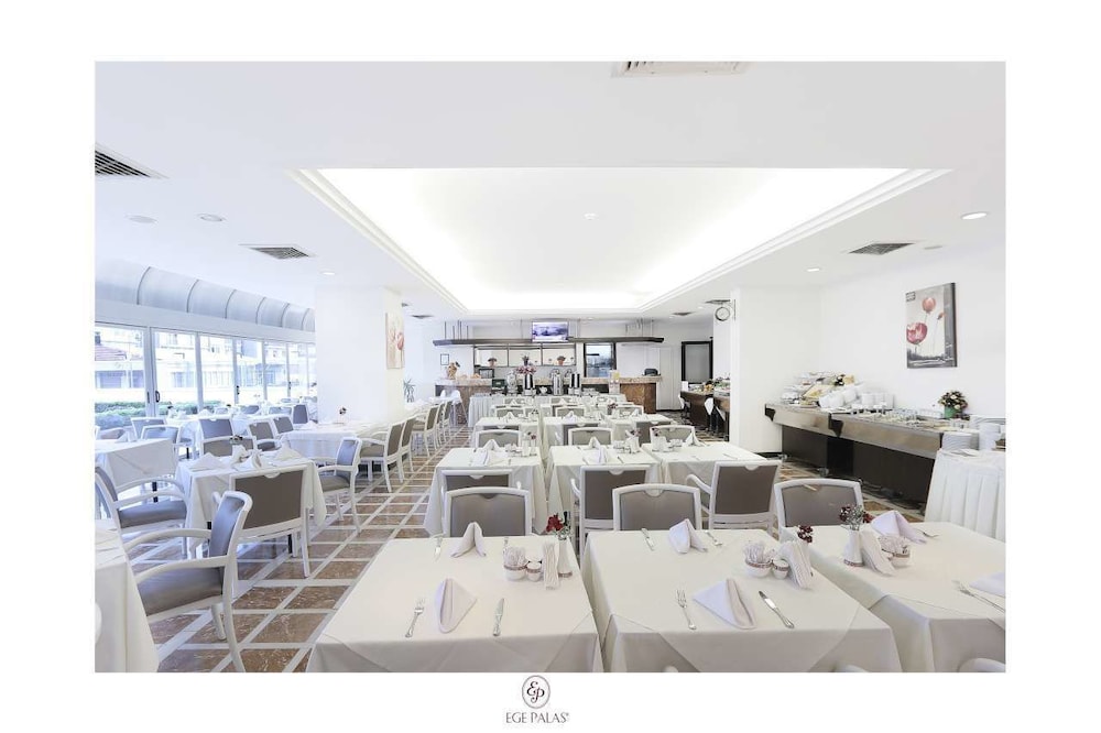 Ege Palas İş Oteli - Image 21