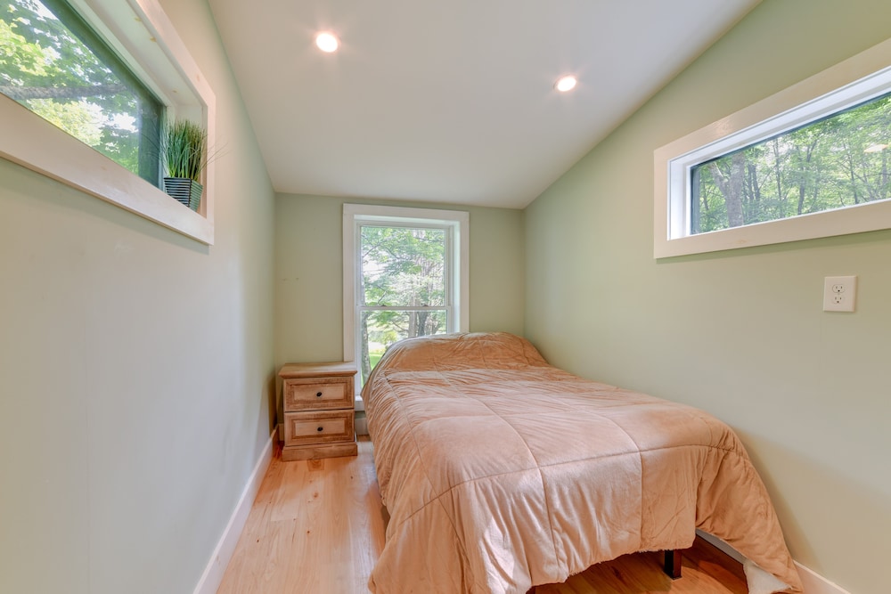Secluded Upstate NY Forest Cottage on 33 Acres! view 2