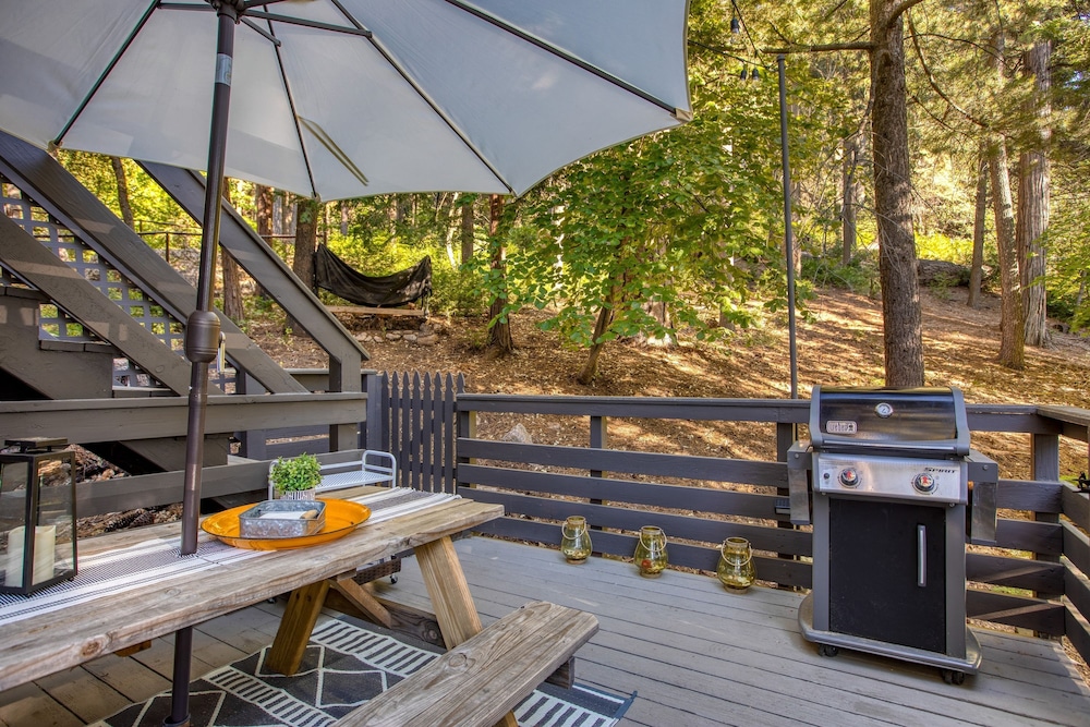 A-frame Retreat by Avantstay Modern Interiors 2 Decks Views