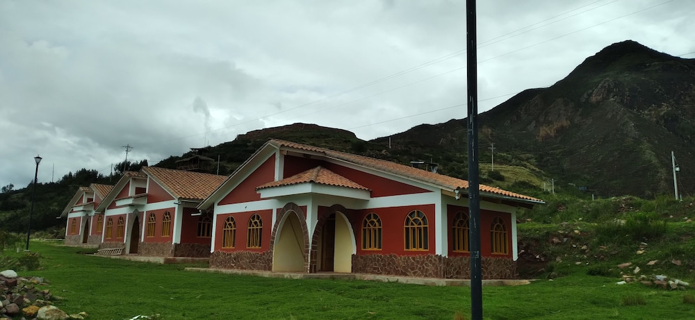 Yanampampa Lodge view 3