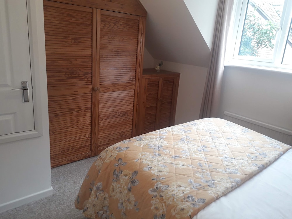 Captivating 1-bed House in Cambridge view 2