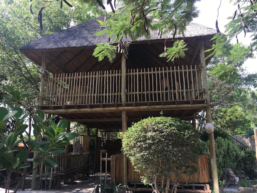 Laphroiag Luxury Chalets