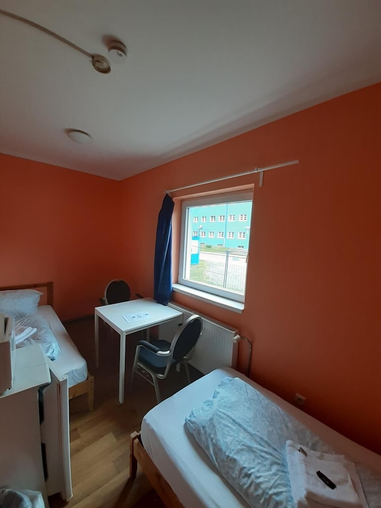 2-Rent Group Hostel Rooms&Apartments TUB19A