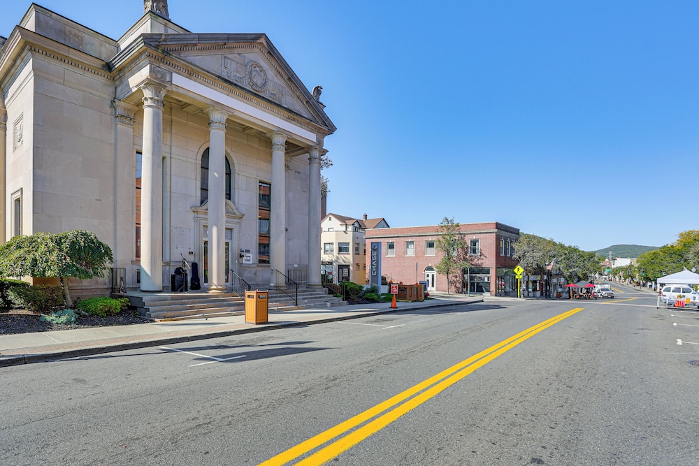 Hike, Relax & Visit Nyc! Central Suffern Condo