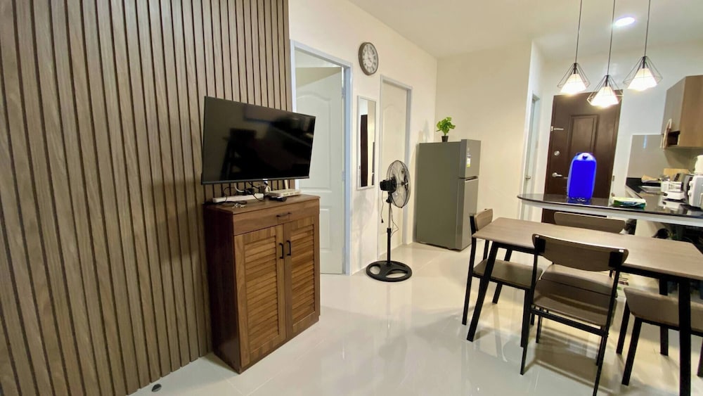 Peaceful 2BR Home in Gensan - AC, Wifi, Netflix, Patio & Free Parking