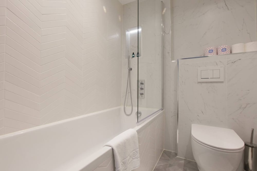 Newly Refurbished 1 Bedroom in Vibrant Notting Hill