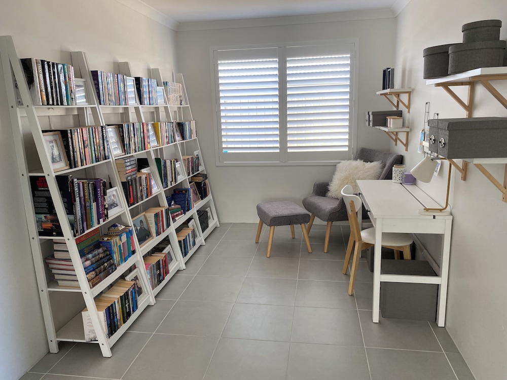 Alkimos Beach Family Accommodation