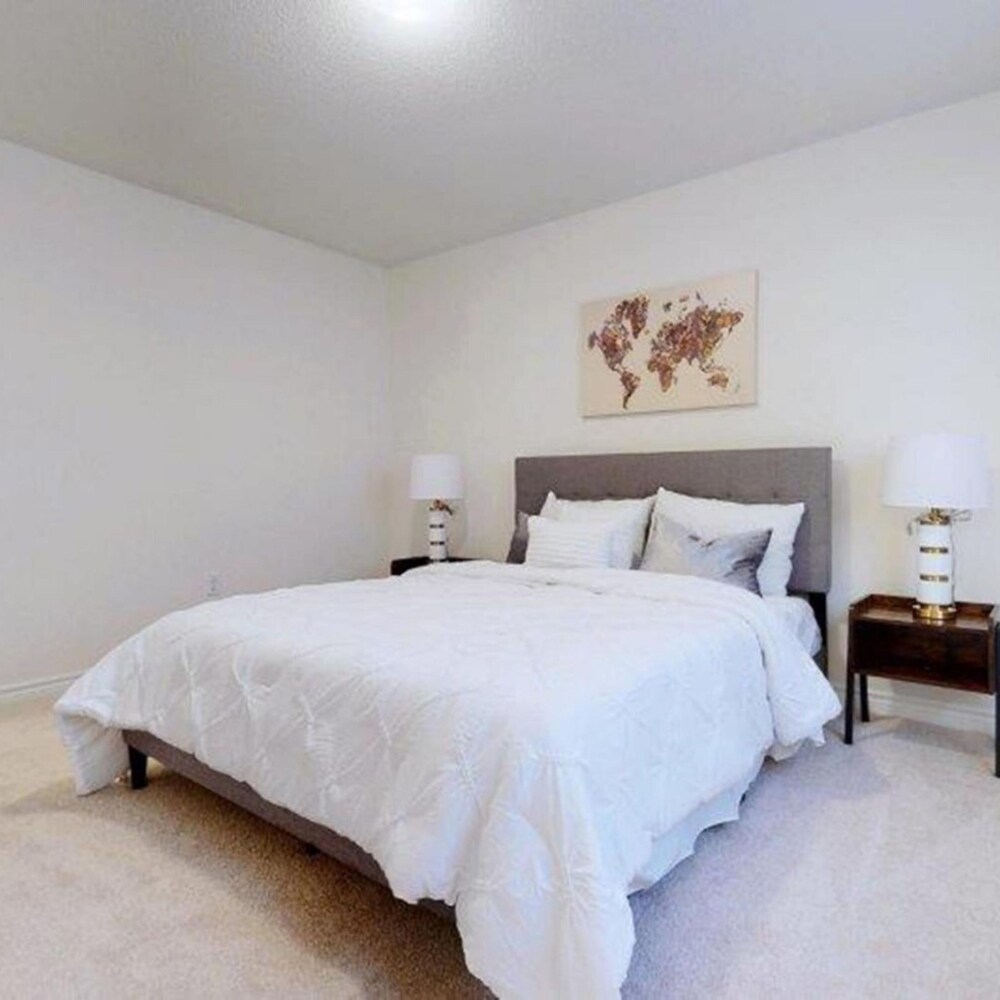 Georgina. New 4 Bedroom House Near Lake Simcoe