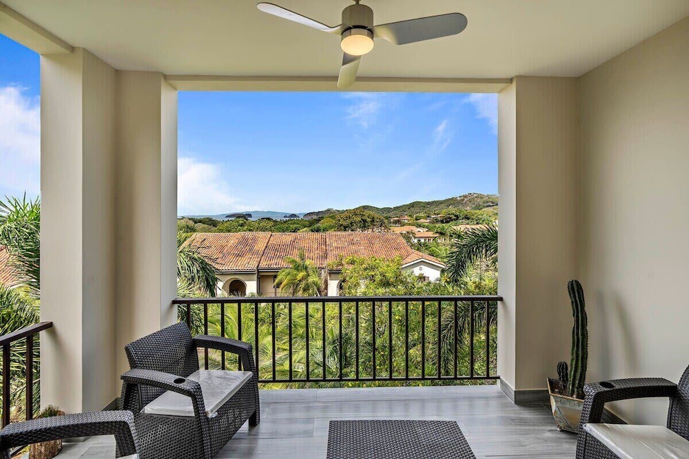 3-BD on 3rd Floor with Great Ocean View