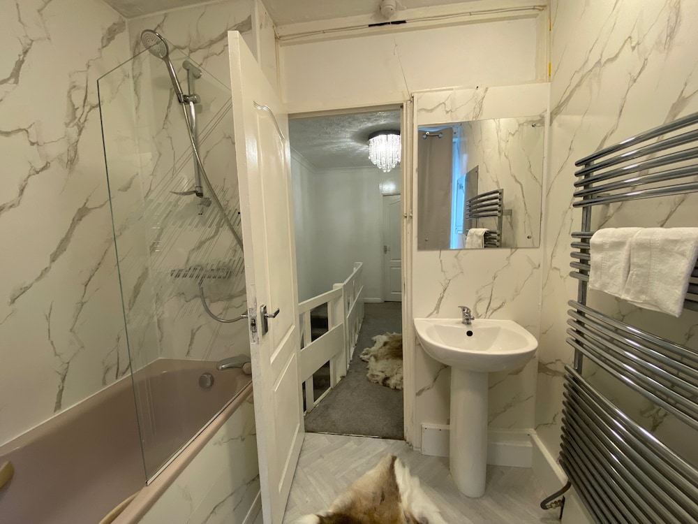 London Charm - 3 Bedroom House Near Canary Wharf
