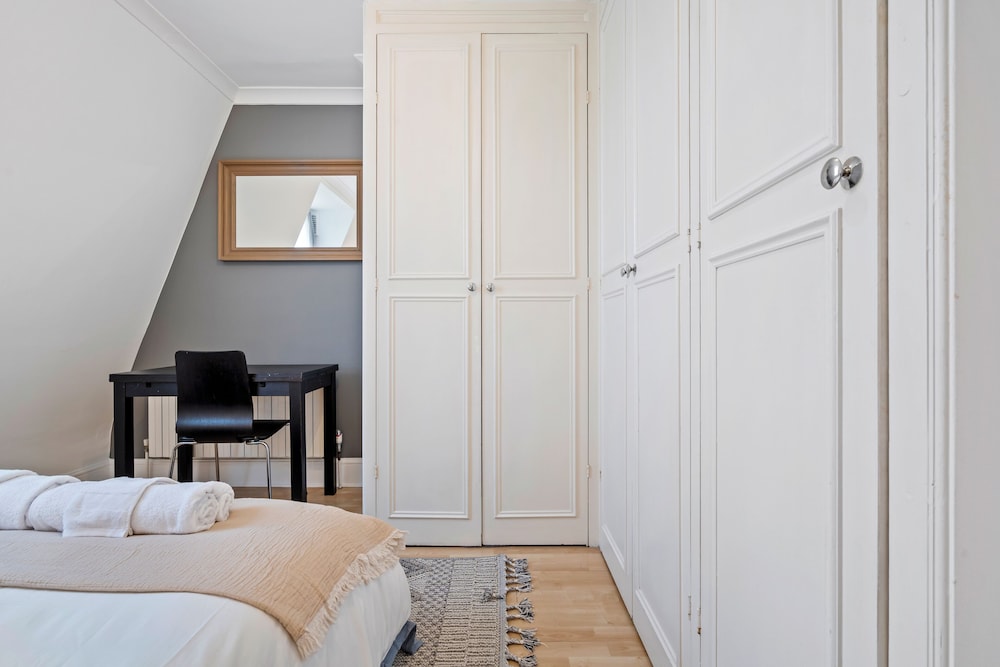 Charming London Apartment With 2 Bedrooms view 3