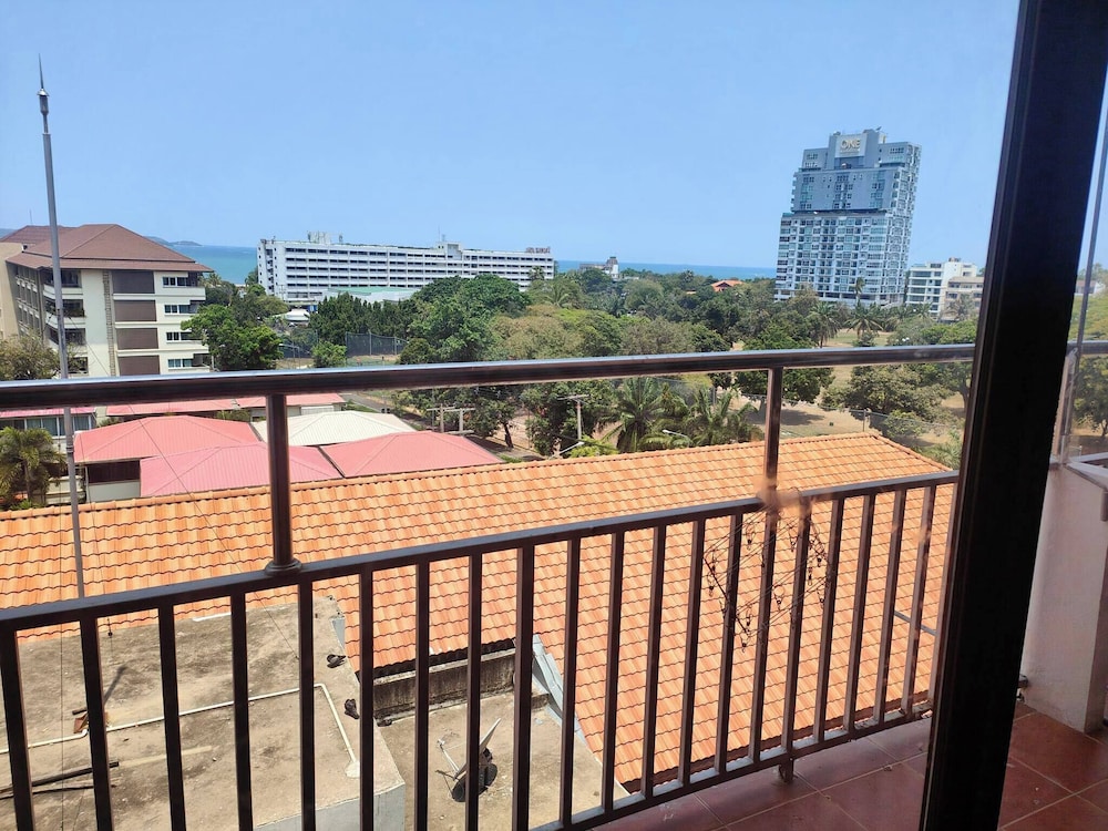 Sombat Condo Seaview 1 Bedroom