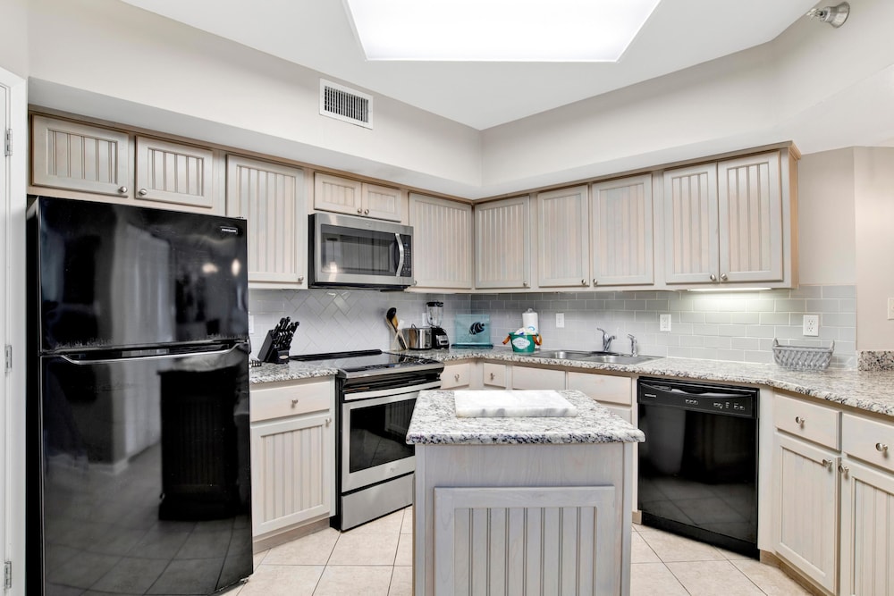 Windward Pointe 1002