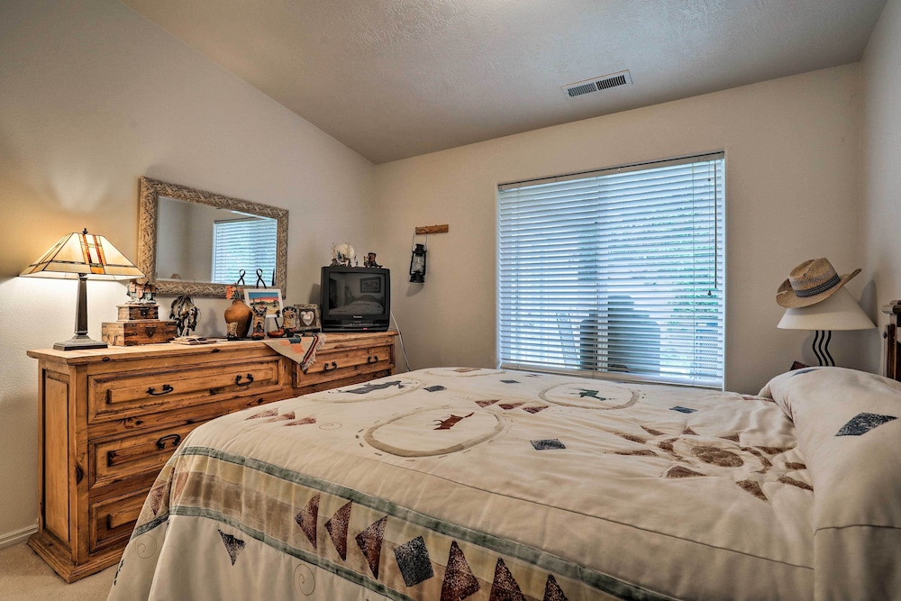 St. George Townhome w/ Patio - Near Natl Parks view 3