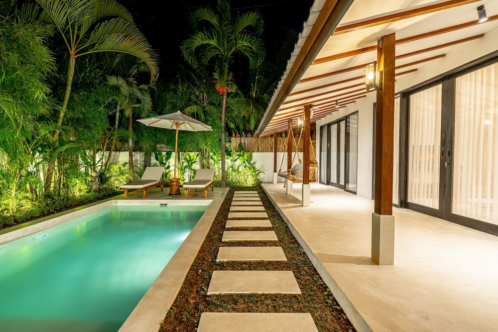 Udara by EVDEkimi - Spacious 4BR Pool villa with Lush garden at Artistic Center of Ubud view 4