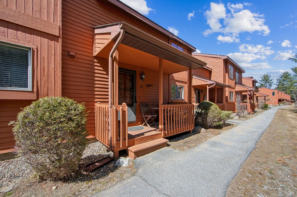 Hullabaloo 23E - Upgrade End Unit With Mountain Views 2 Bedroom Townhouse by The Summit at Gore Mountain