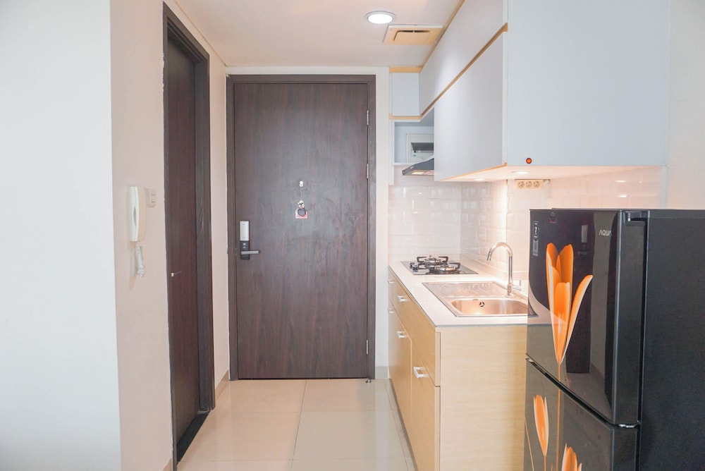 Cozy Look Studio Apartment At Lrt City Bekasi