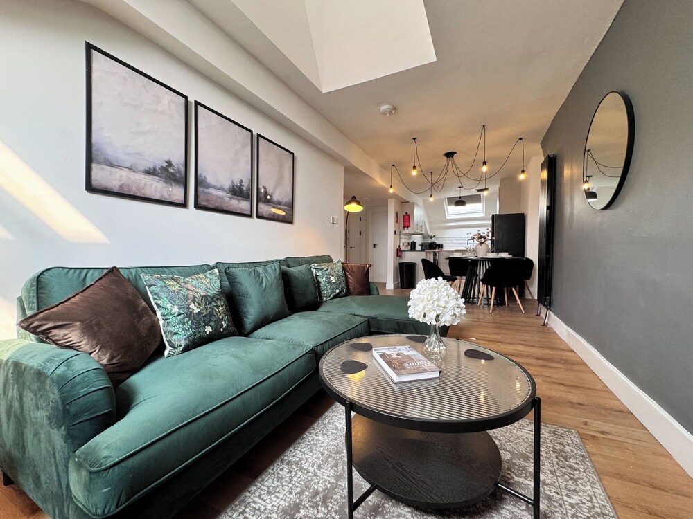 2 Bedroom Queen Street