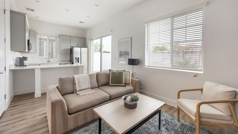 Landing Apartments Phoenix - Maryvale Village