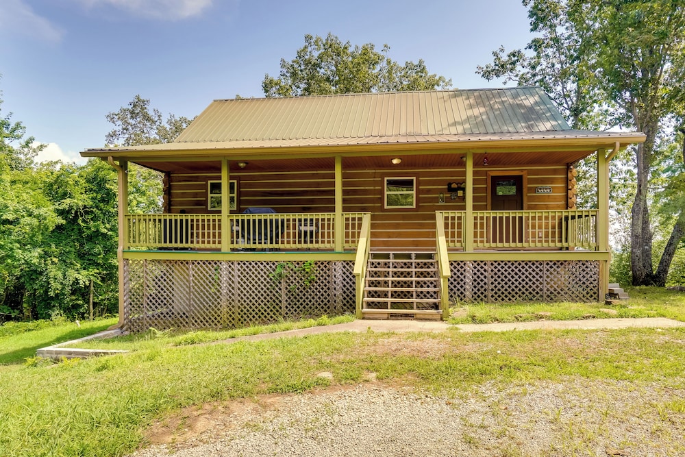 Lake & Mountain Views: Rockwood Cabin on 8 Acres
