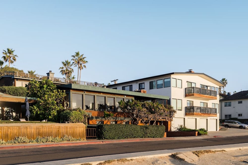 Neptune Place - Panoramic Ocean Views view 3