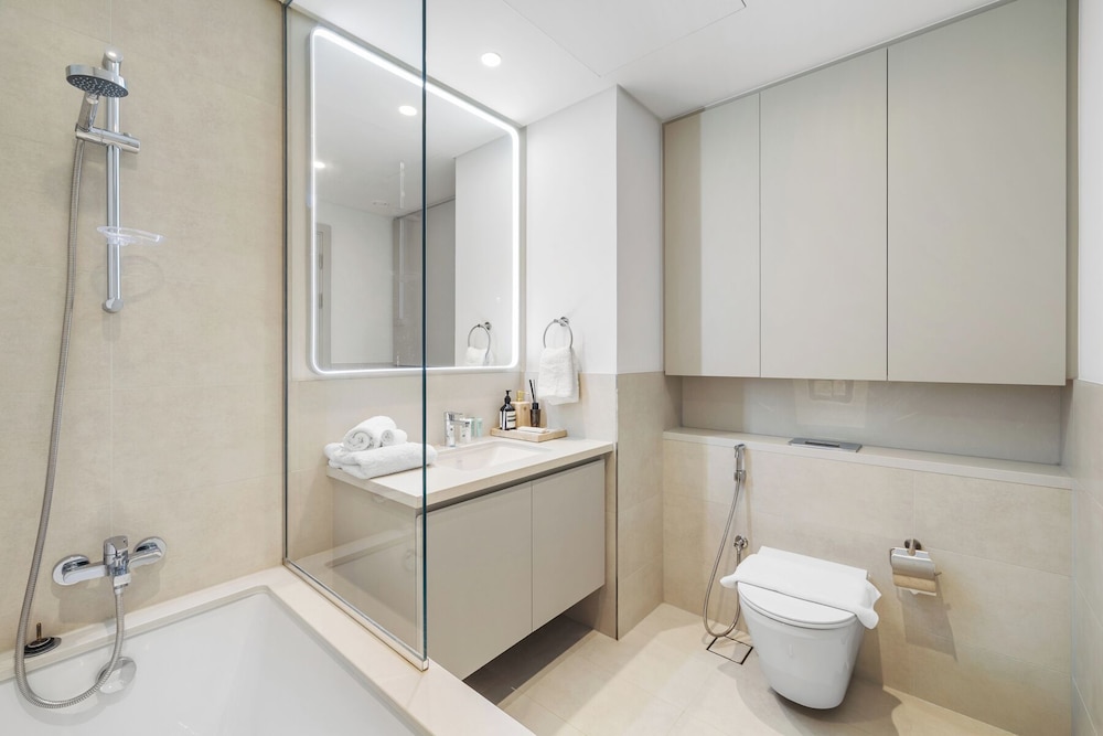Serene 1BR Escape with Burj Khalifa View