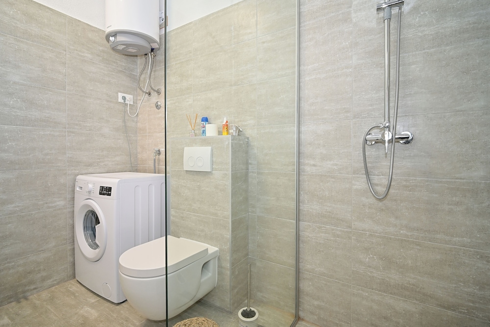 Ami Aparment Strožanac